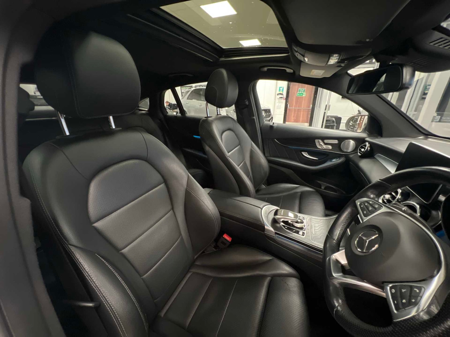 Used Mercedes-Benz GLC 2018 for sale - 76575937: Photo 29