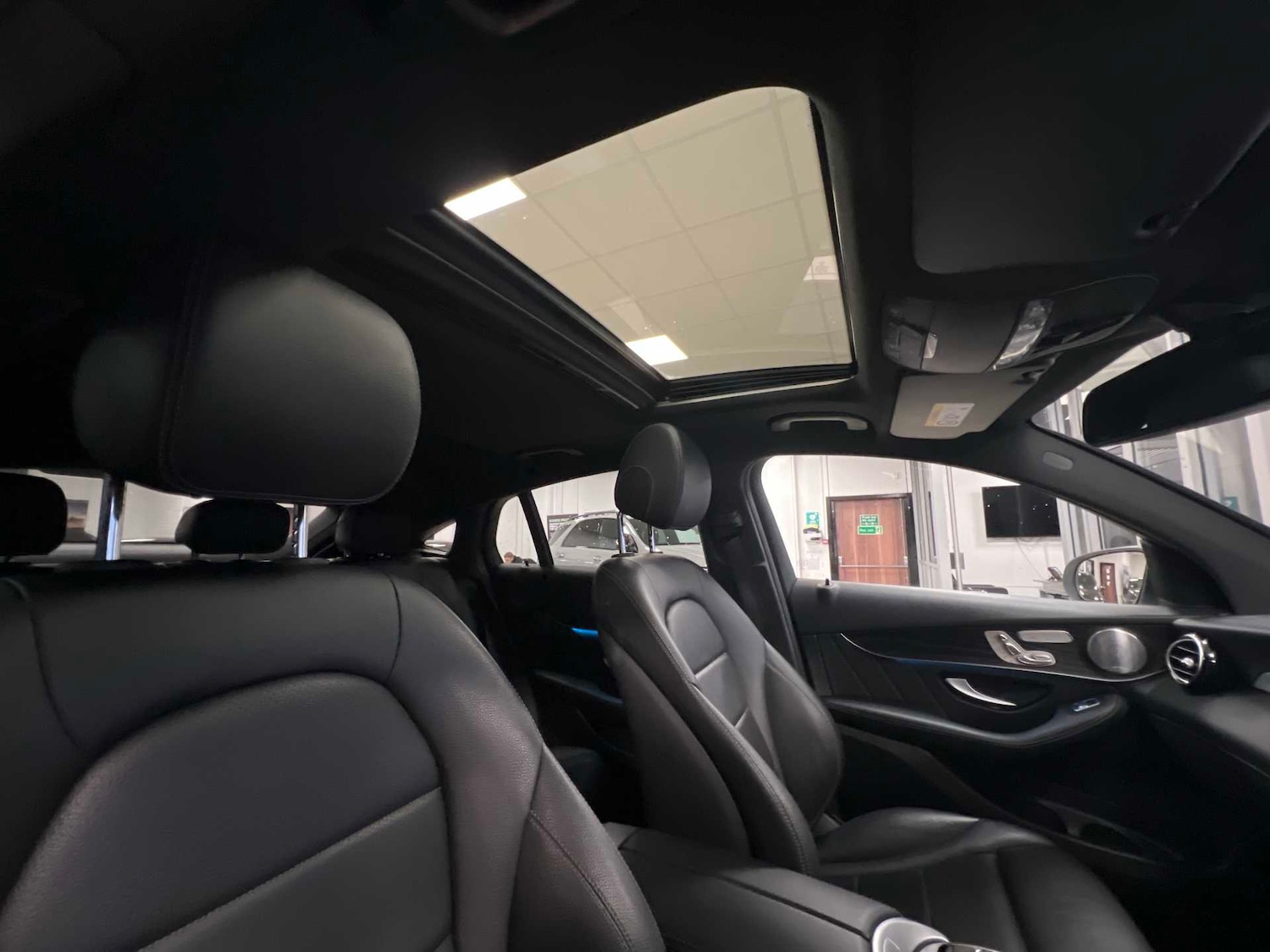 Used Mercedes-Benz GLC 2018 for sale - 76575937: Photo 30