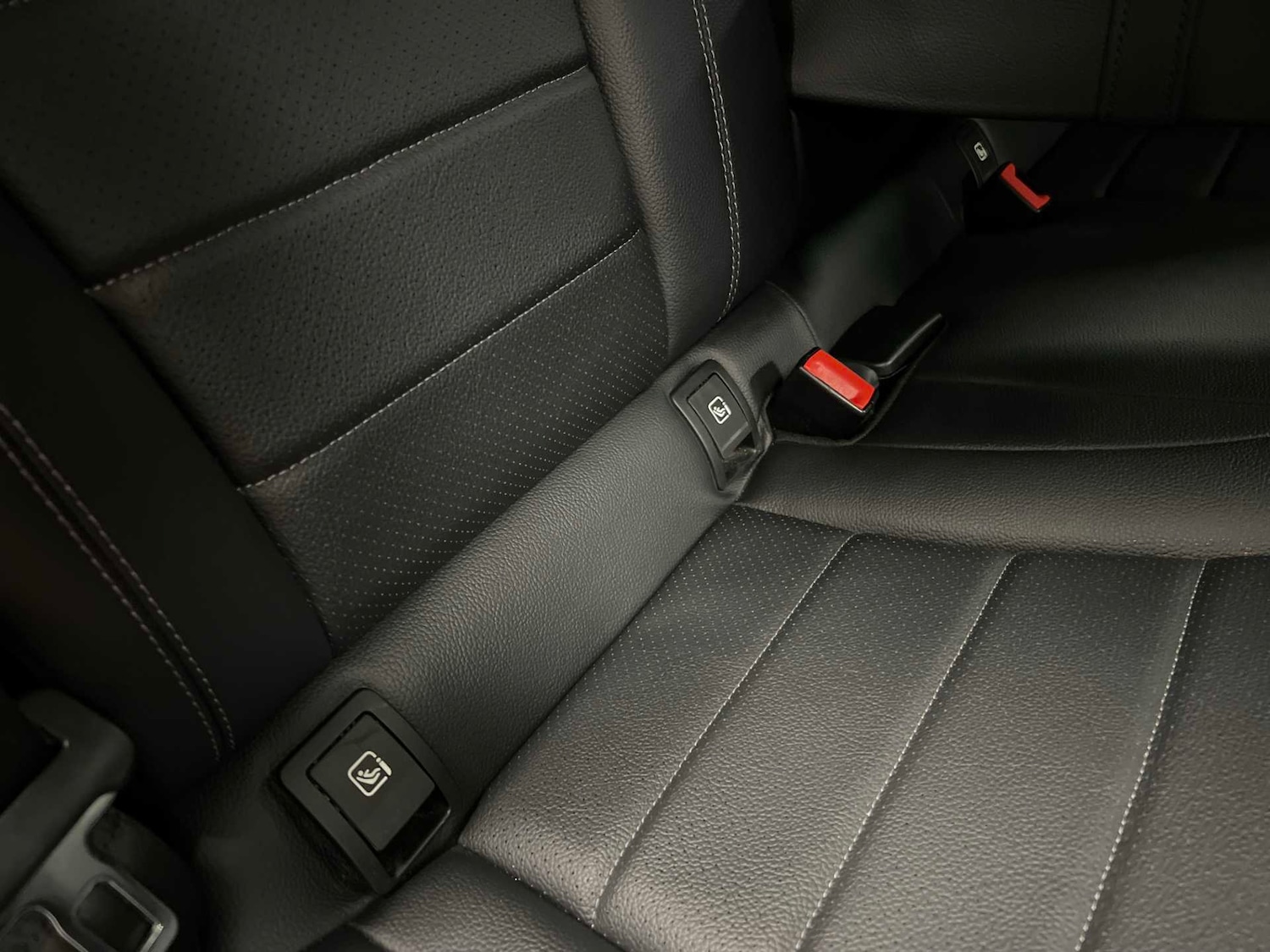 Used Mercedes-Benz GLC 2018 for sale - 76575937: Photo 35