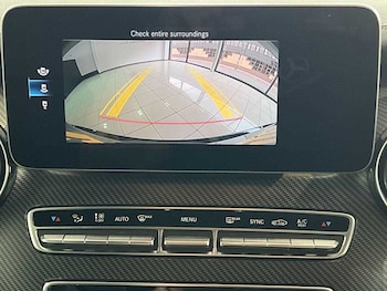 Used Mercedes-Benz V-Class 2023 for sale - 75260020: Photo