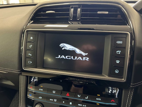 Used Jaguar F-Pace 2017 for sale - 76310741: Photo 16