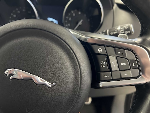 Used Jaguar F-Pace 2017 for sale - 76310741: Photo 27