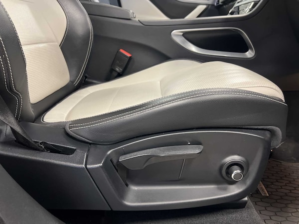 Used Jaguar F-Pace 2017 for sale - 76310741: Photo 31