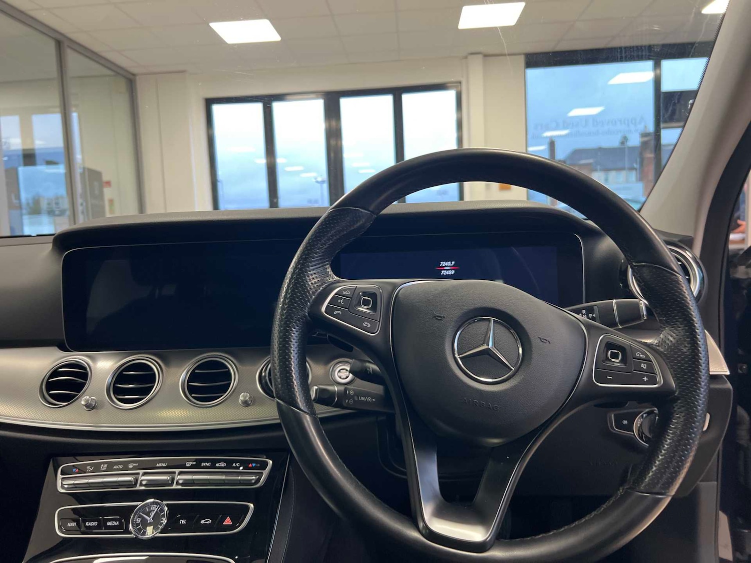 Used Mercedes-Benz E Class 2018 for sale - 76761130: Photo 14