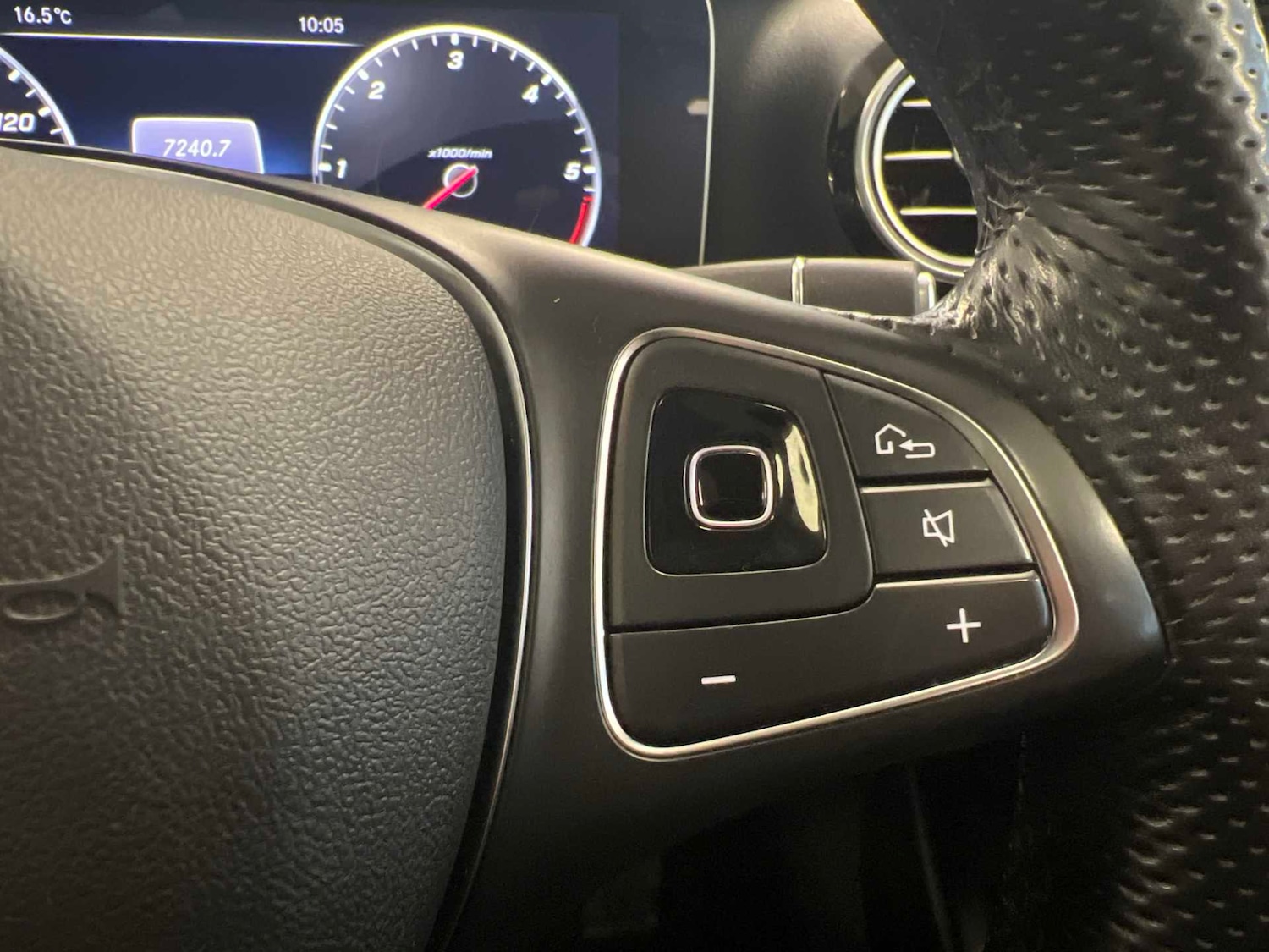 Used Mercedes-Benz E Class 2018 for sale - 76761130: Photo 18