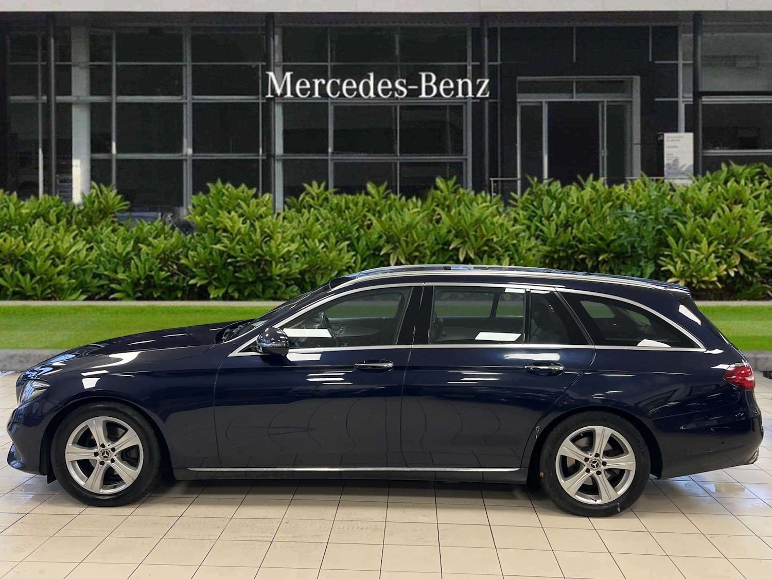 Used Mercedes-Benz E Class 2018 for sale - 76761130: Photo 4