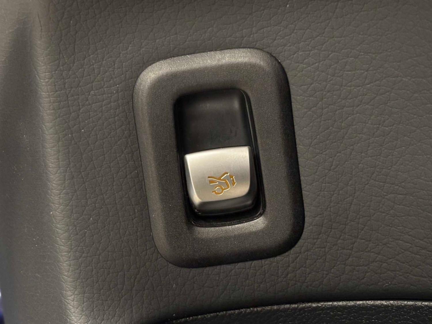 Used Mercedes-Benz GLC 2023 for sale - 76624720: Photo 25