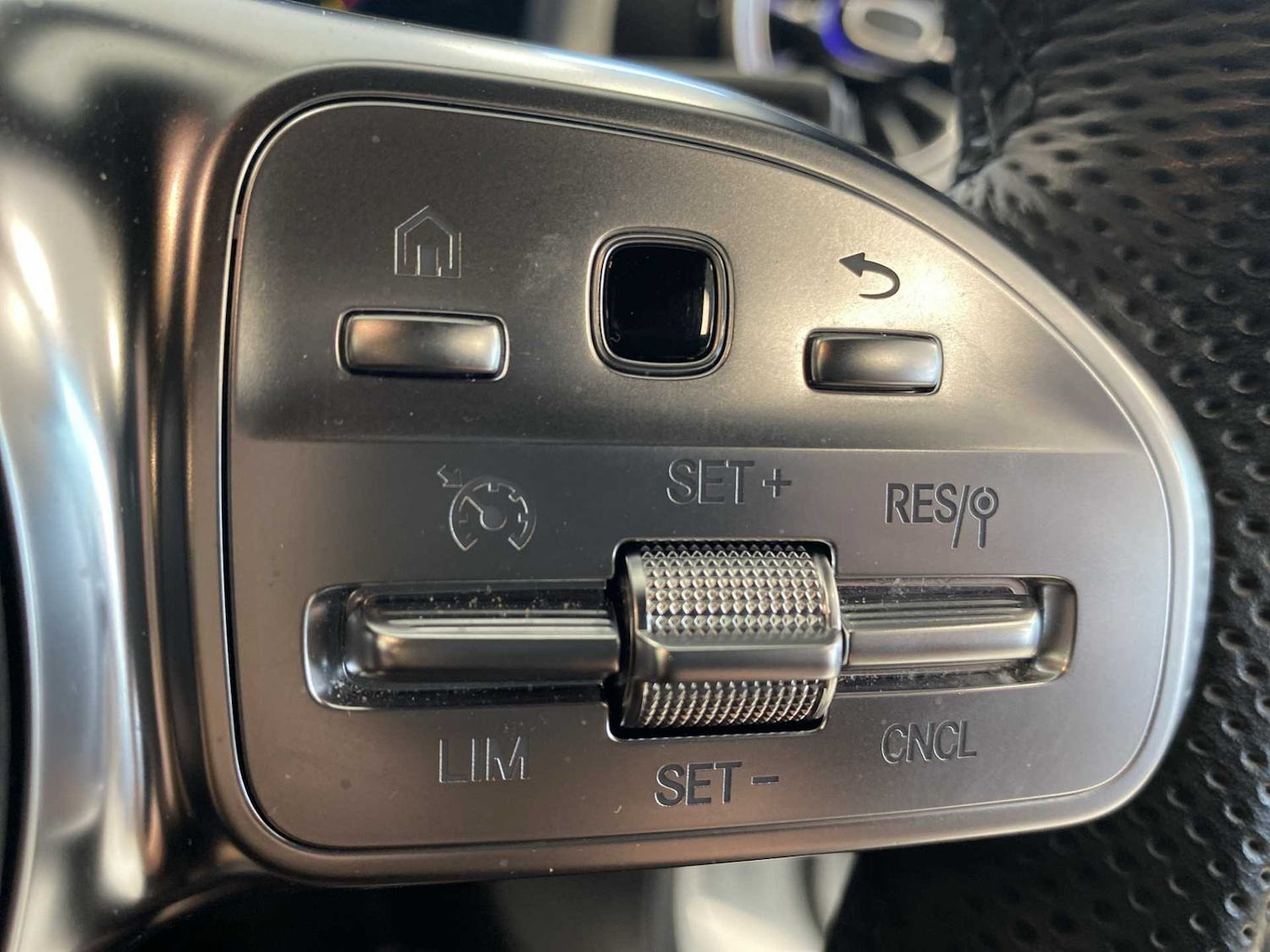 Used Mercedes-Benz CLA 2022 for sale - 75772350: Photo 33