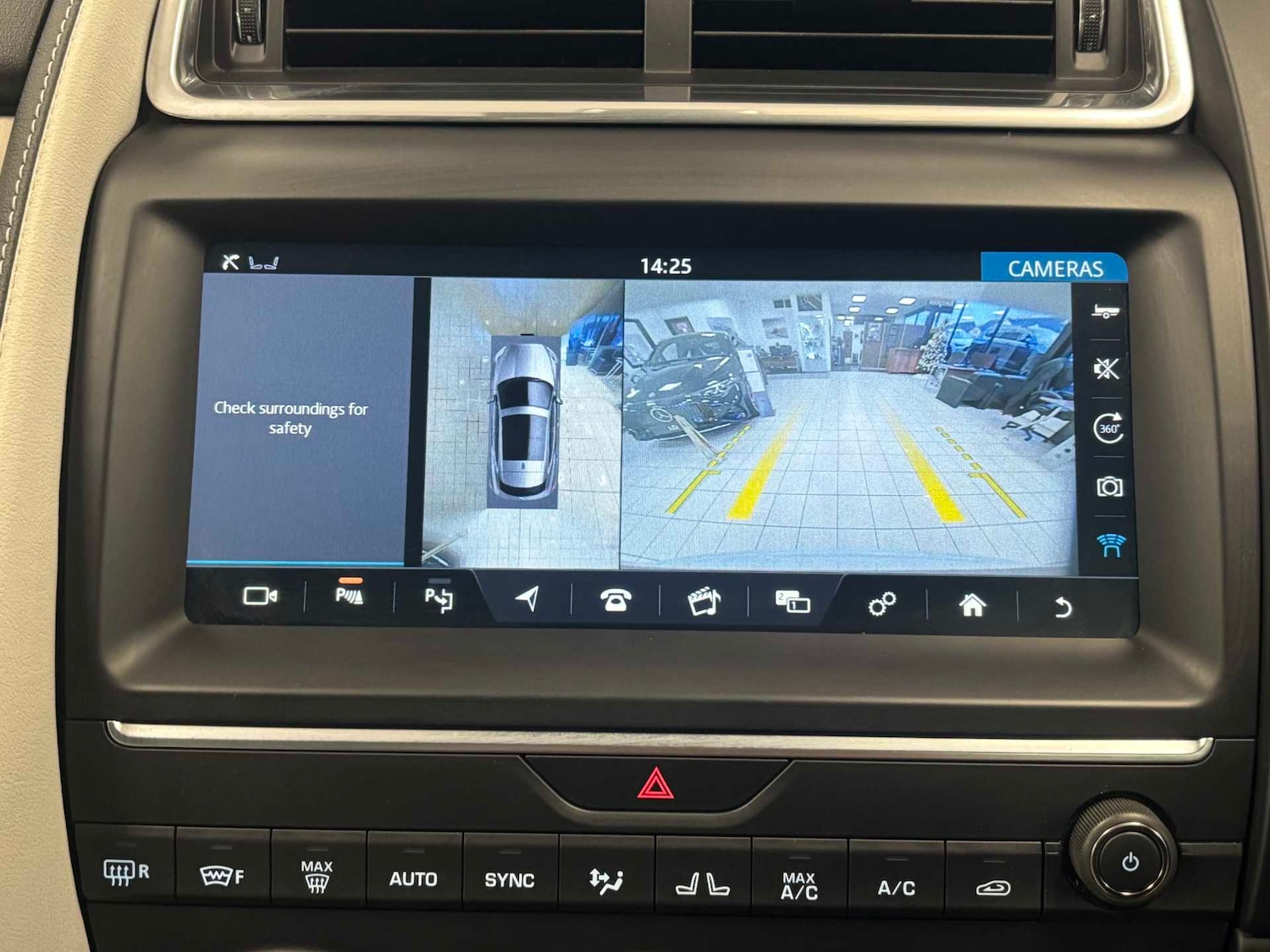 Used Jaguar E-Pace 2017 for sale - 76929095: Photo 15