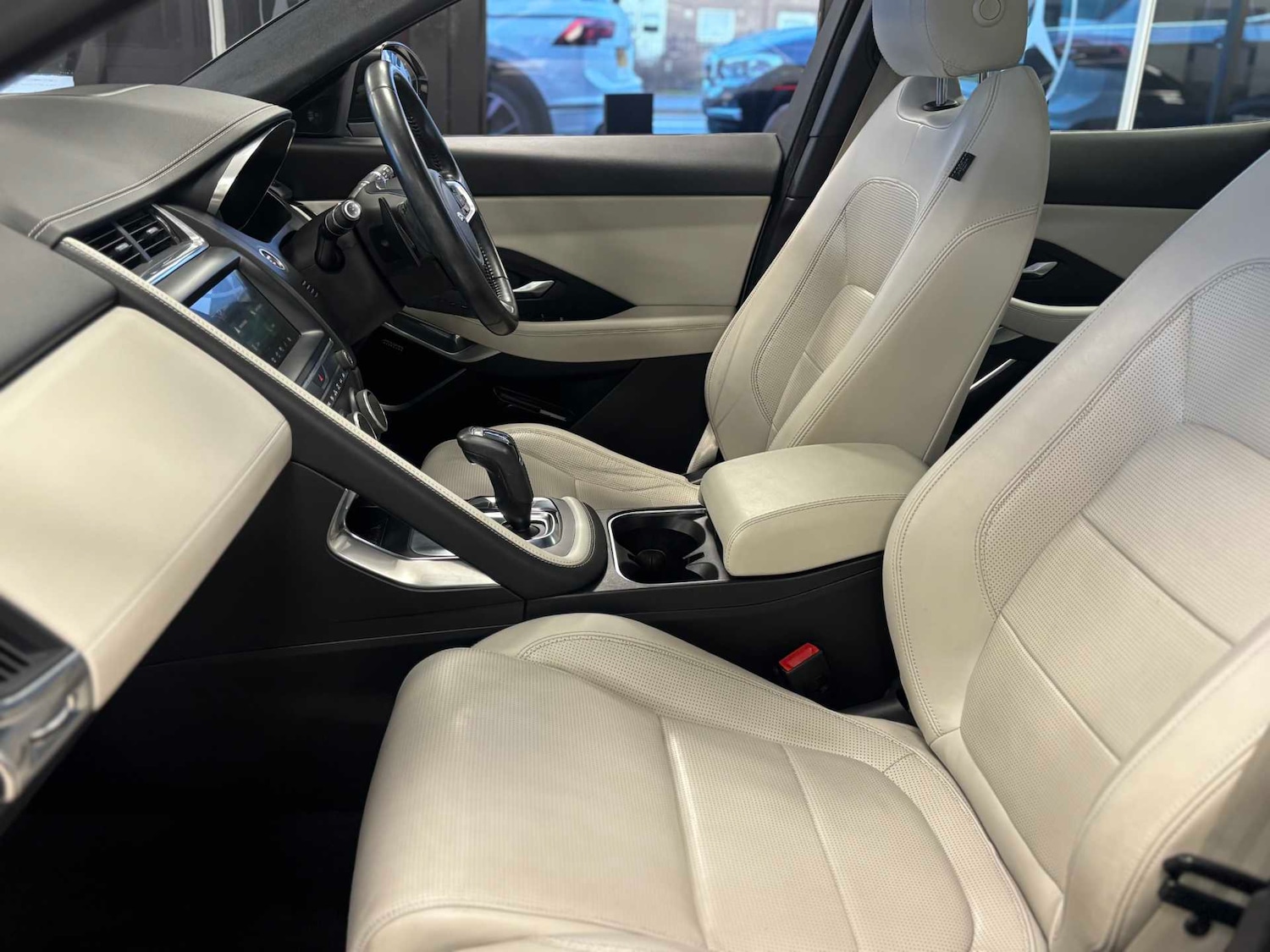 Used Jaguar E-Pace 2017 for sale - 76929095: Photo 23