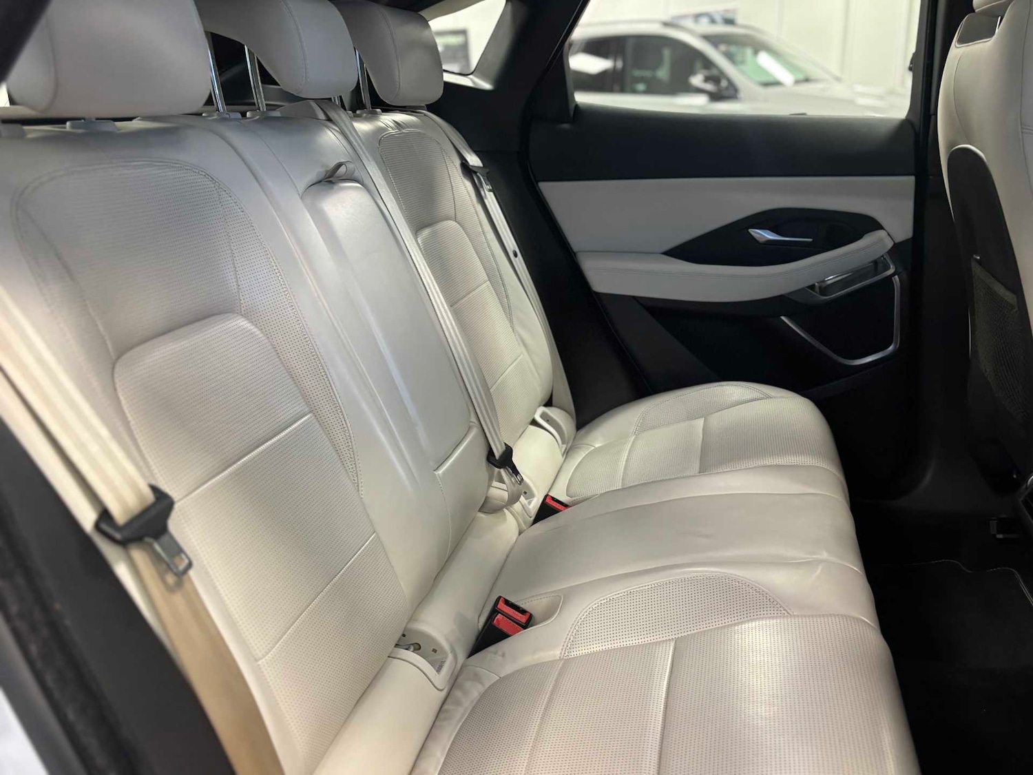 Used Jaguar E-Pace 2017 for sale - 76929095: Photo 25