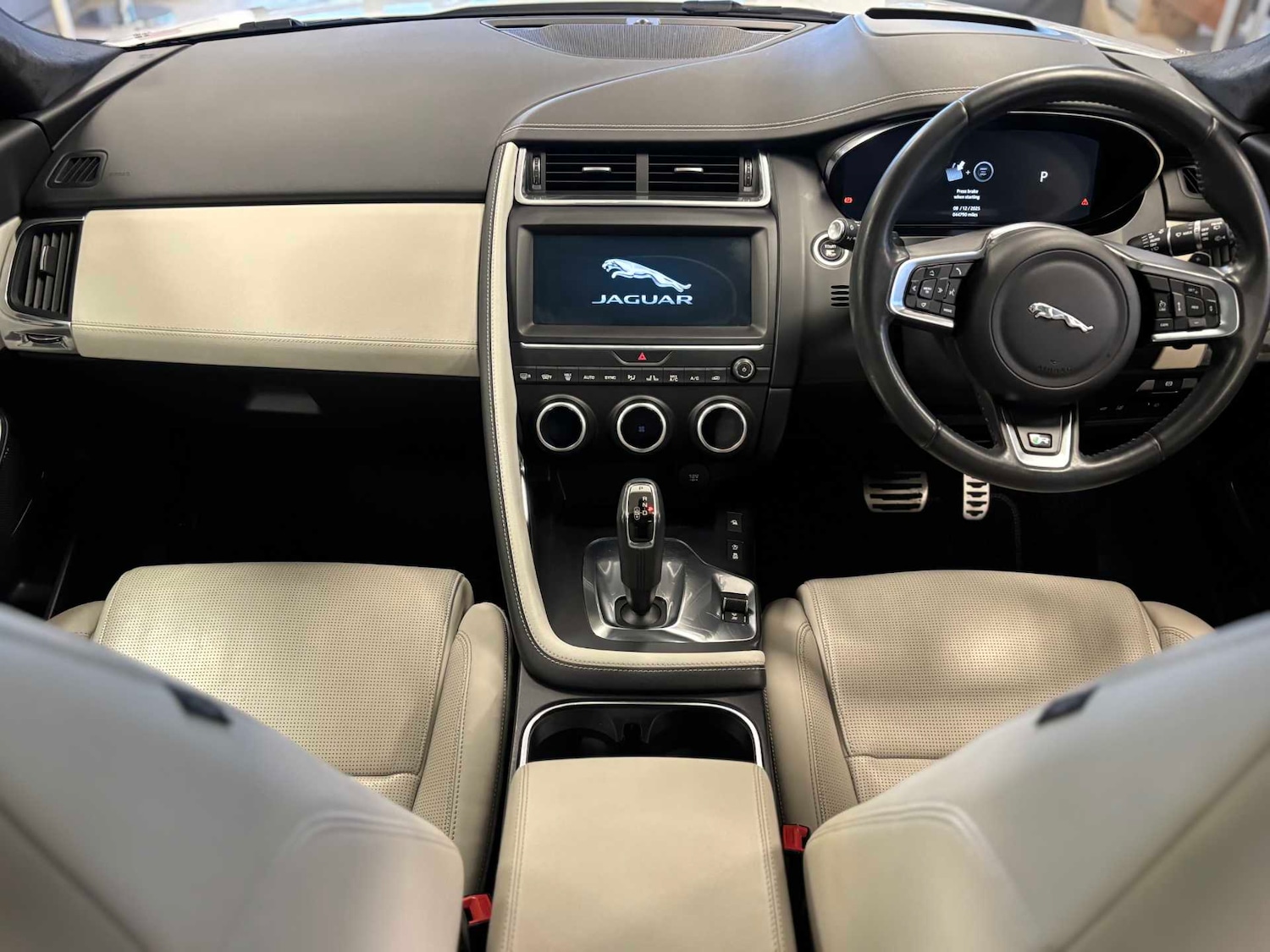 Used Jaguar E-Pace 2017 for sale - 76929095: Photo 26