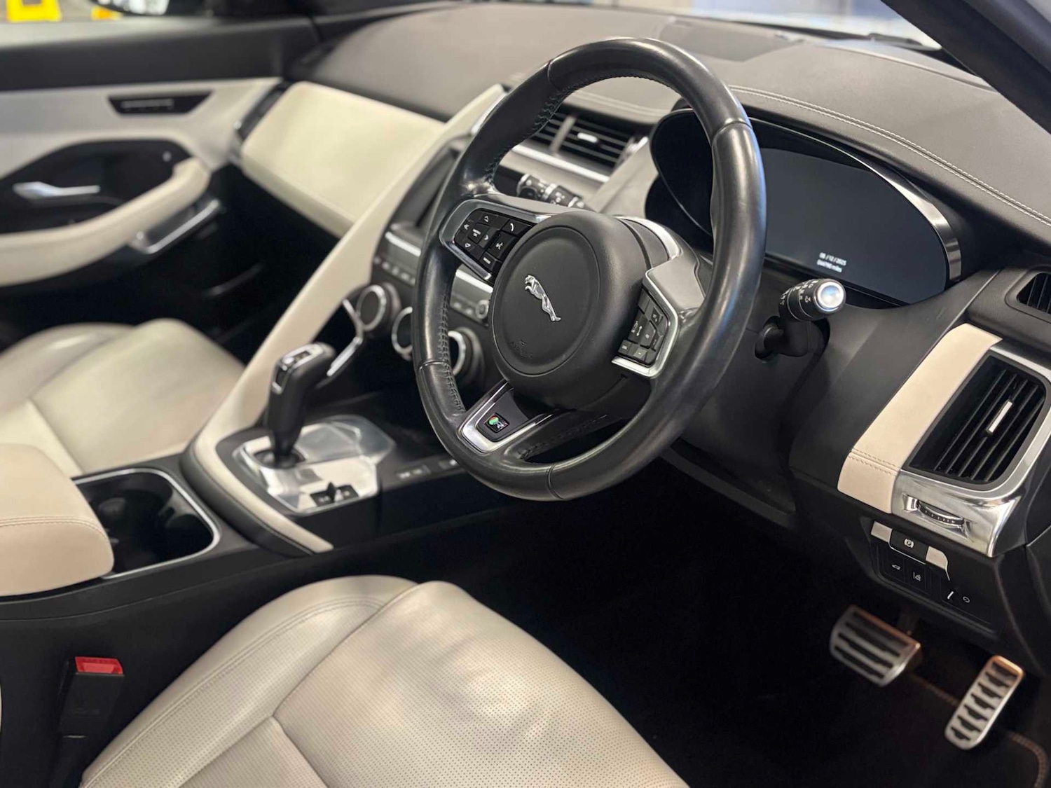 Used Jaguar E-Pace 2017 for sale - 76929095: Photo 5