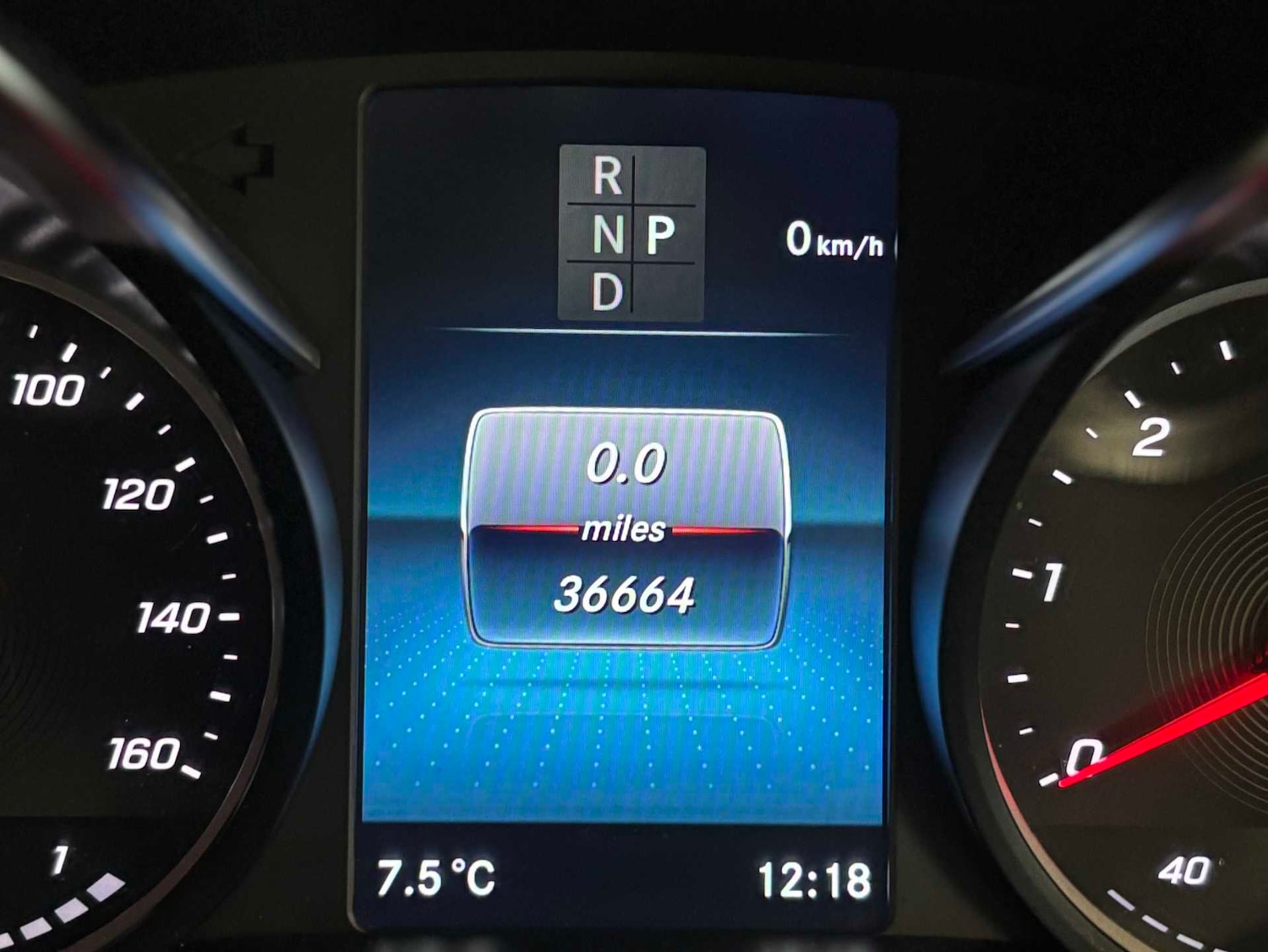 Used Mercedes-Benz V-Class 2023 for sale - 76624497: Photo 10