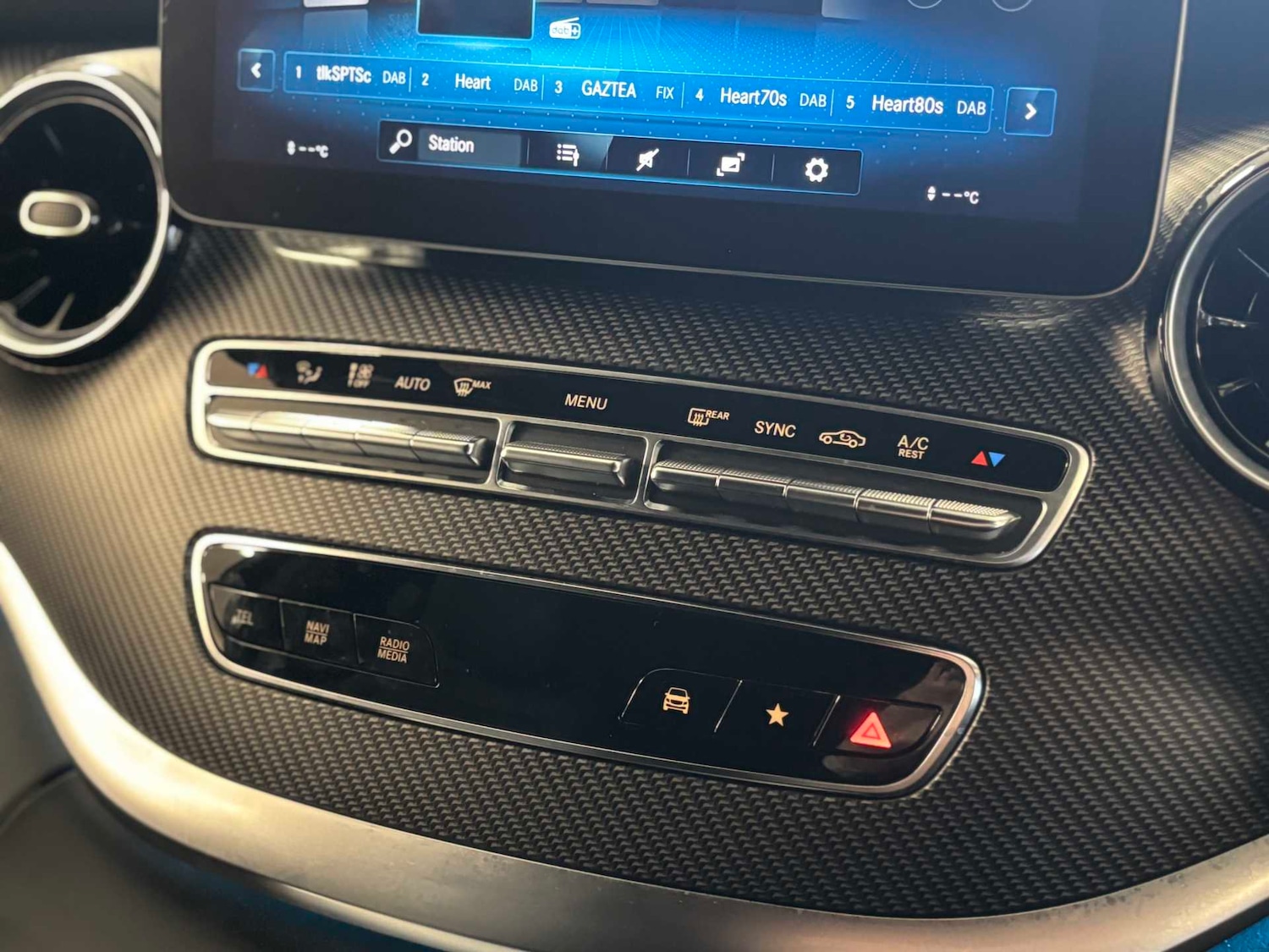 Used Mercedes-Benz V-Class 2023 for sale - 76624497: Photo 18