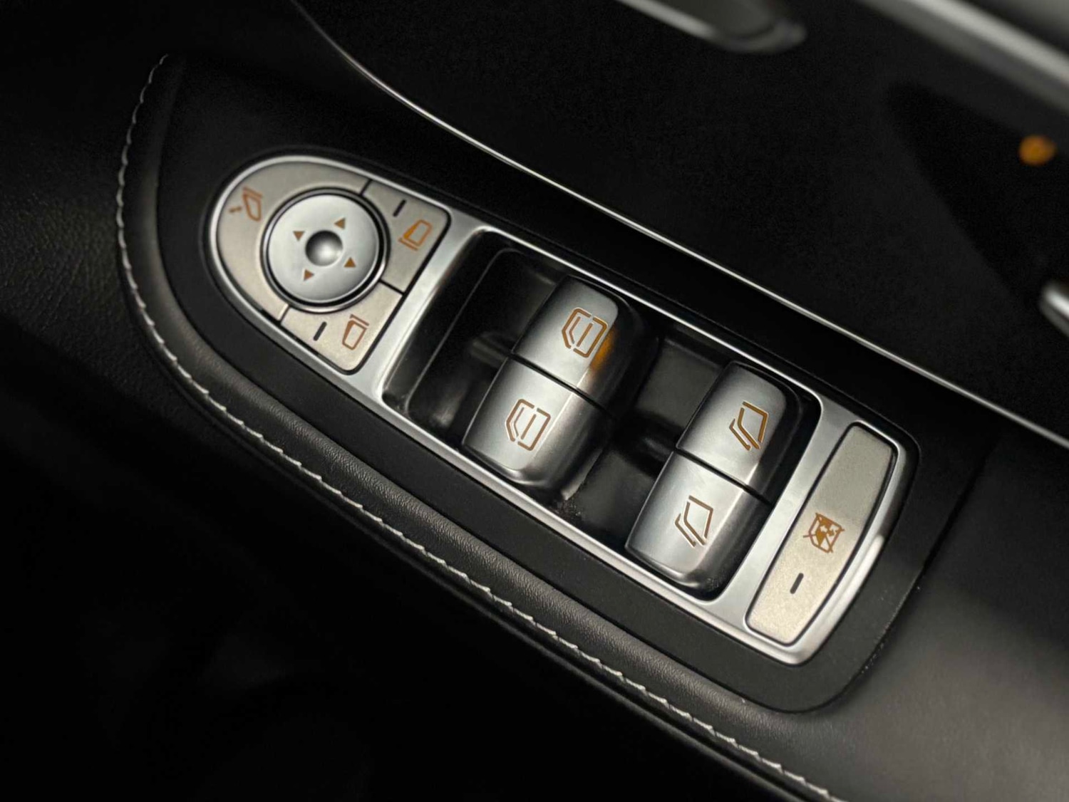 Used Mercedes-Benz V-Class 2023 for sale - 76624497: Photo 23