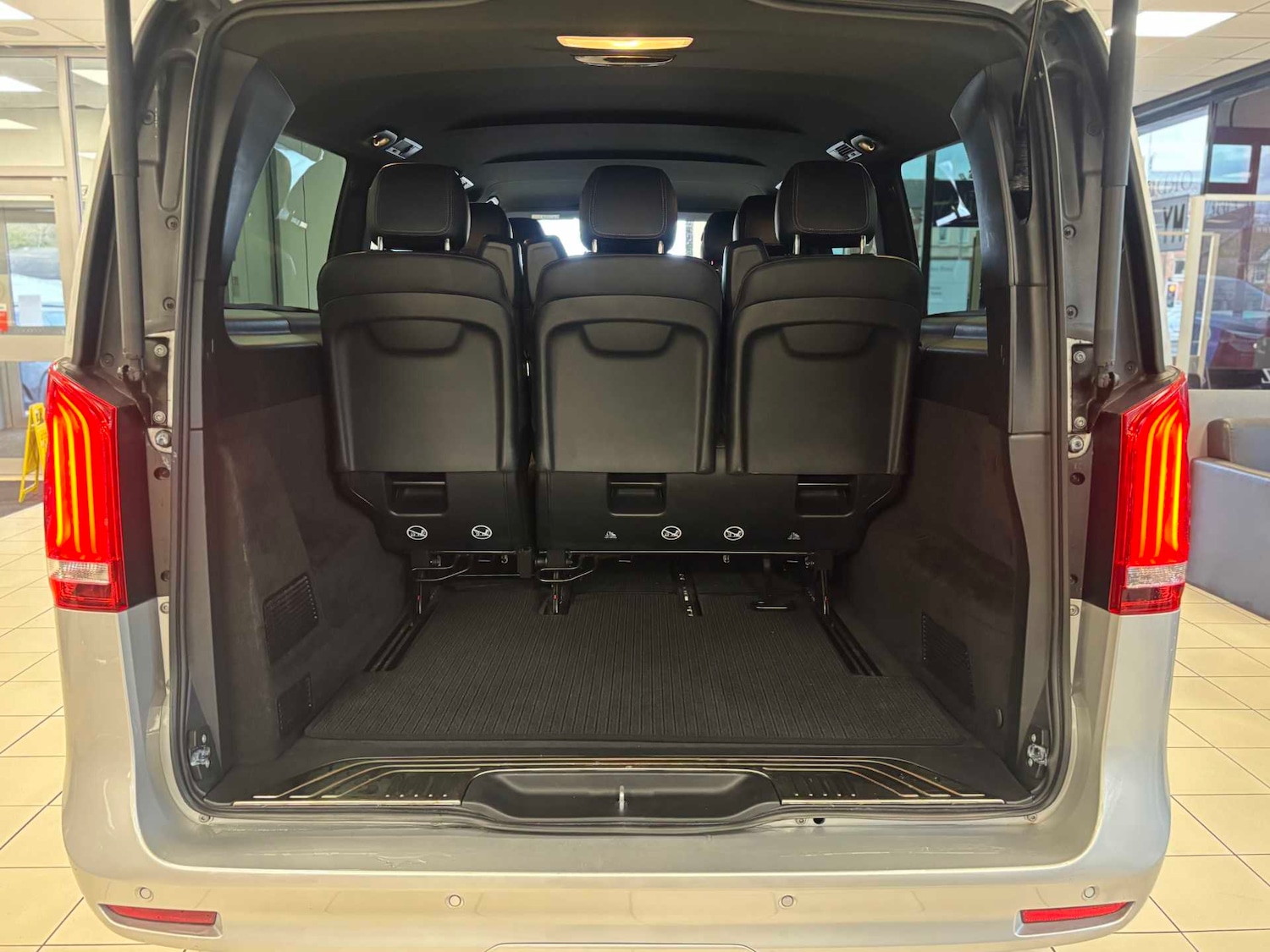 Used Mercedes-Benz V-Class 2023 for sale - 76624497: Photo 34