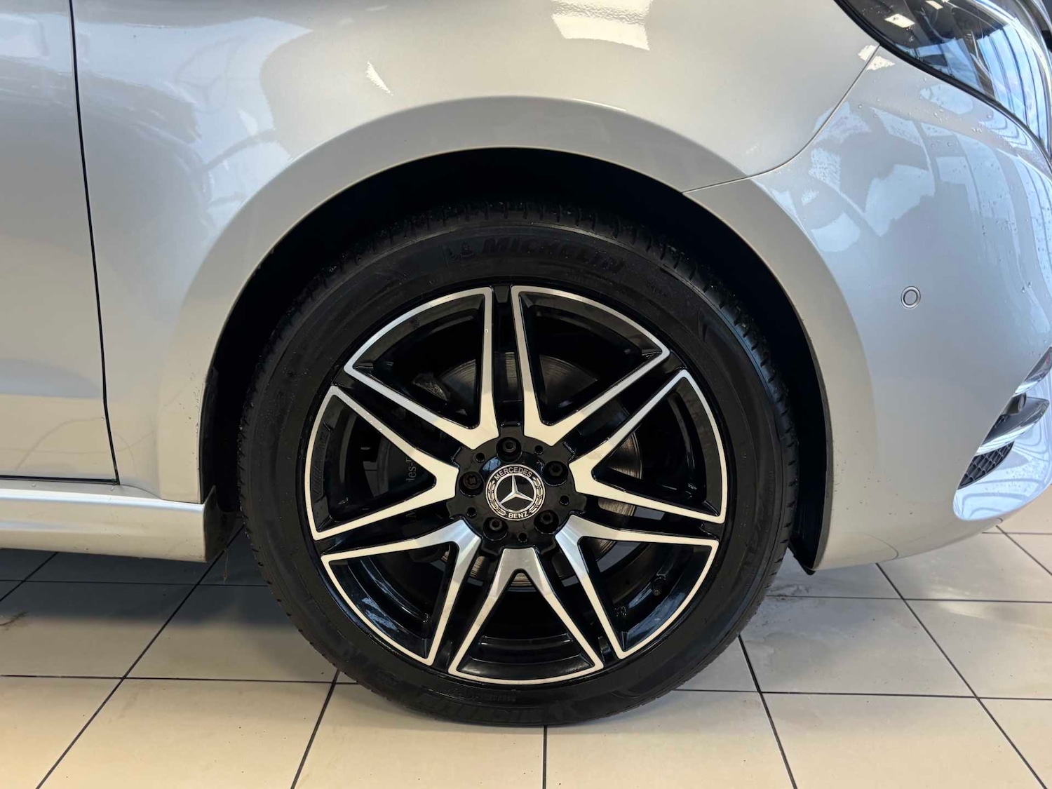 Used Mercedes-Benz V-Class 2023 for sale - 76624497: Photo 7