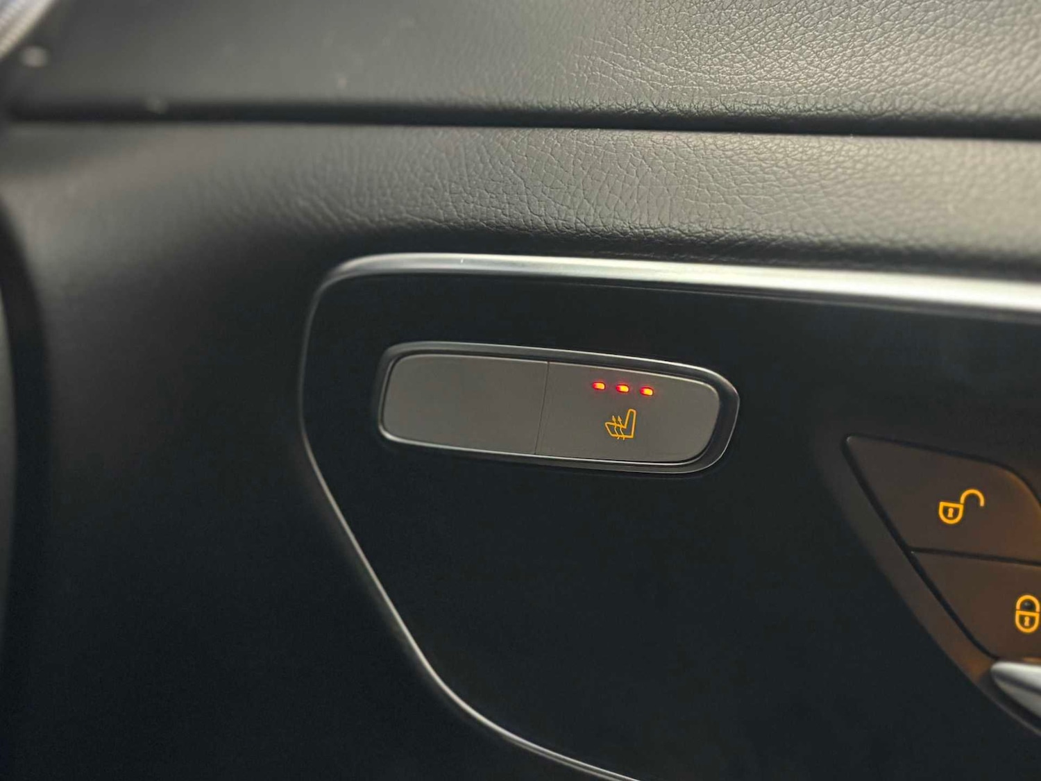 Used Mercedes-Benz V-Class 2023 for sale - 76624497: Photo 9