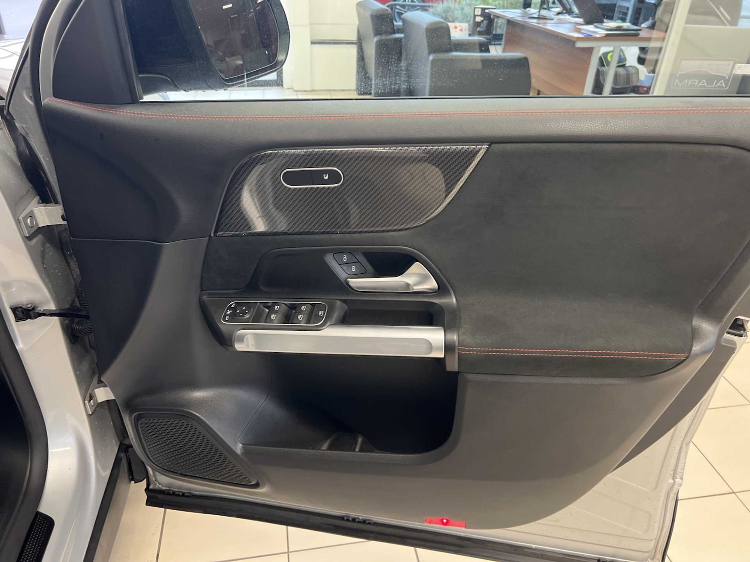 Used Mercedes-Benz GLB 2022 for sale - 76205132: Photo 28