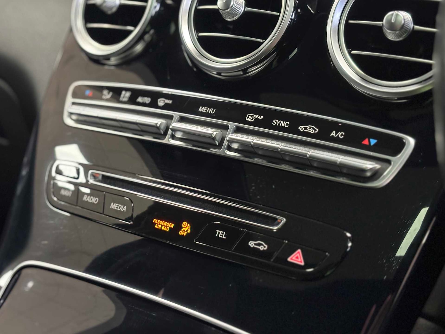 Used Mercedes-Benz GLC 2016 for sale - 77913897: Photo 18