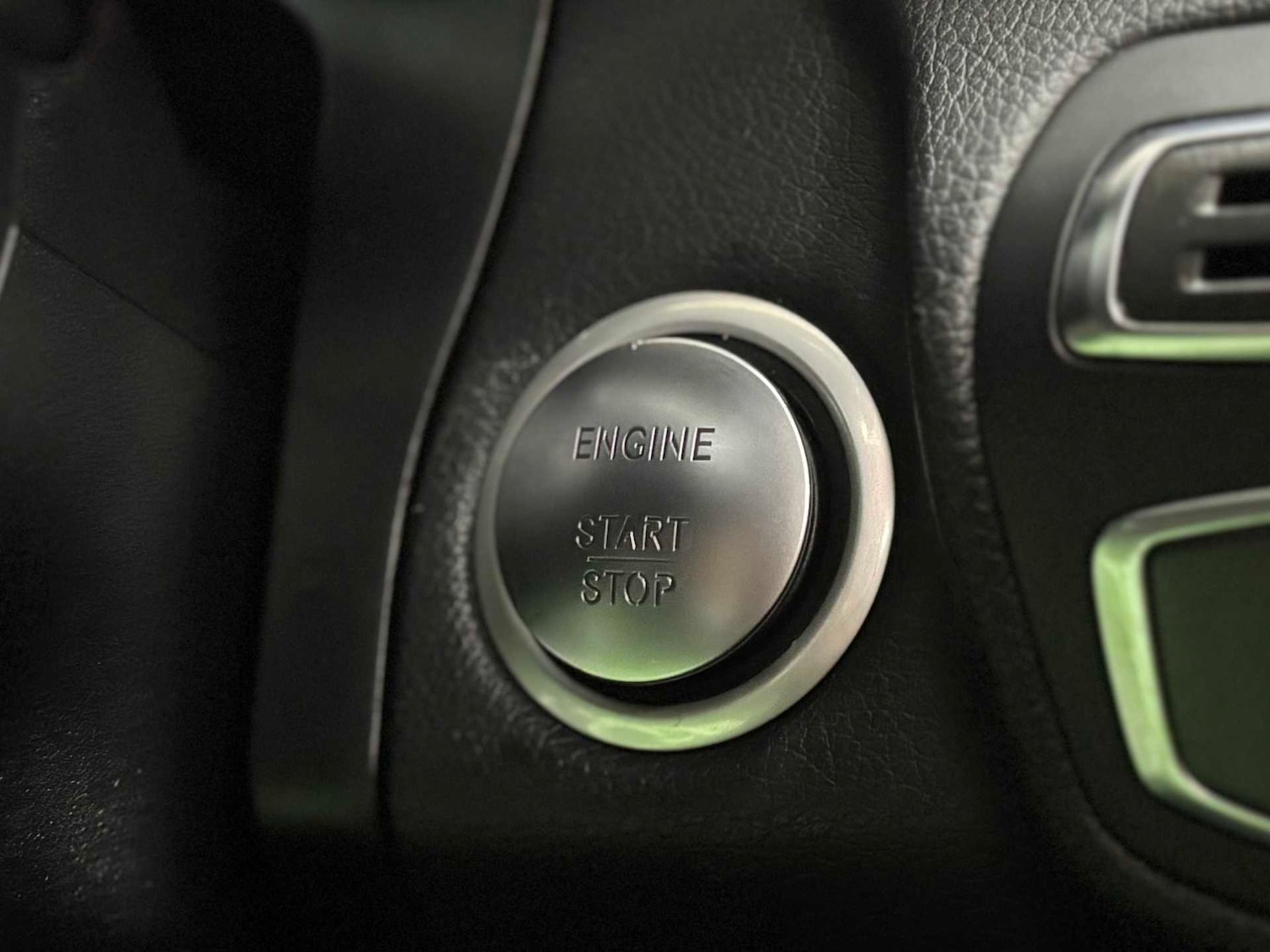 Used Mercedes-Benz GLC 2016 for sale - 77913897: Photo 24