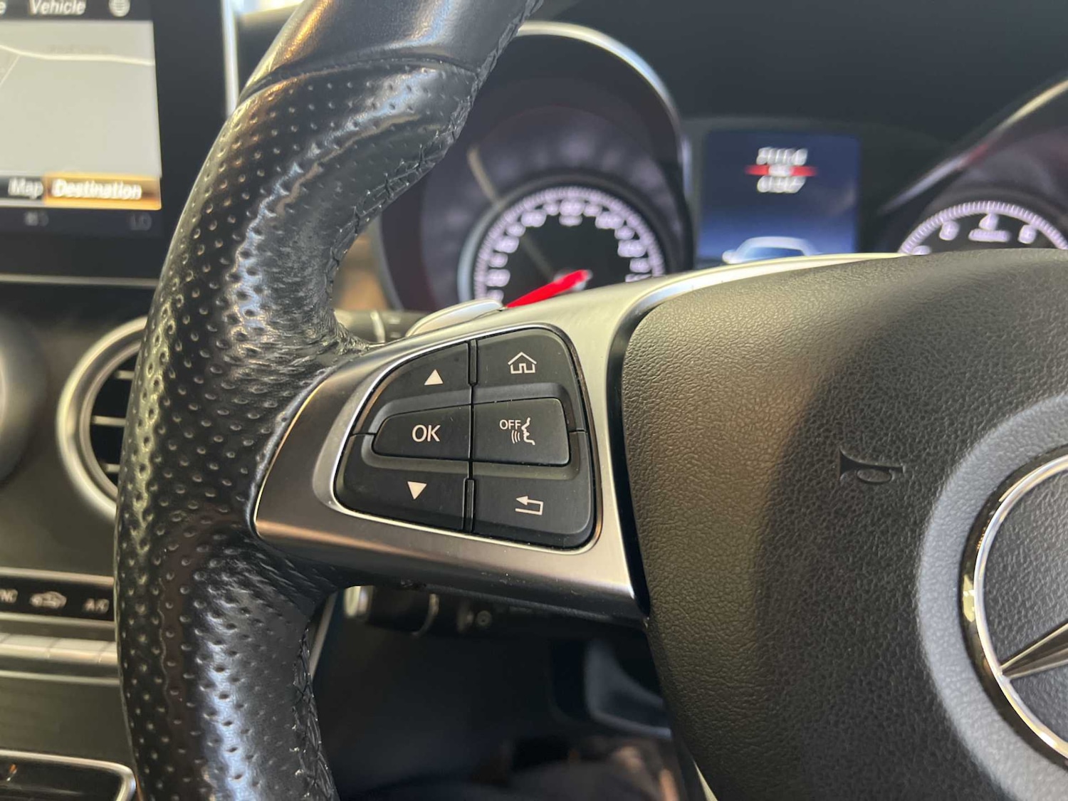 Used Mercedes-Benz C-Class 2018 for sale - 76034776: Photo 16
