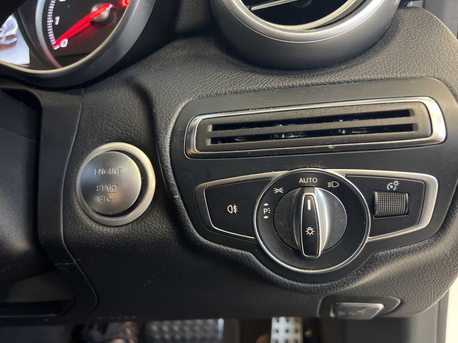 Used Mercedes-Benz C-Class 2018 for sale - 76034776: Photo 18