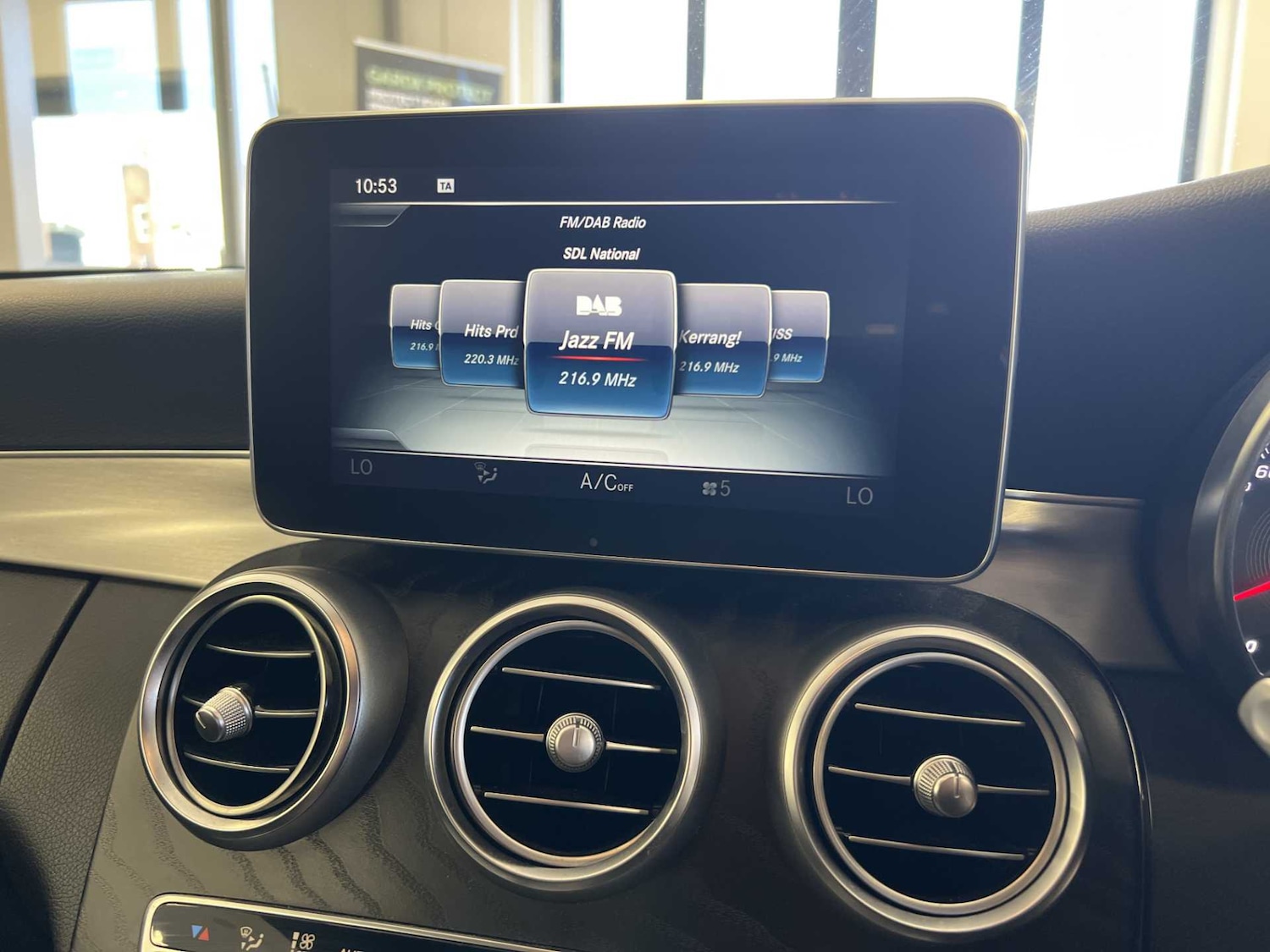 Used Mercedes-Benz C-Class 2018 for sale - 76034776: Photo 20