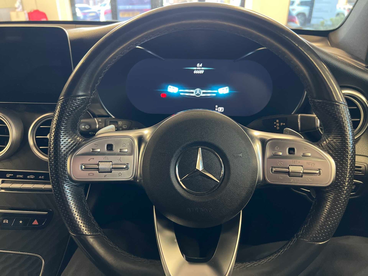 Used Mercedes-Benz GLC 2019 for sale - 76718229: Photo 17