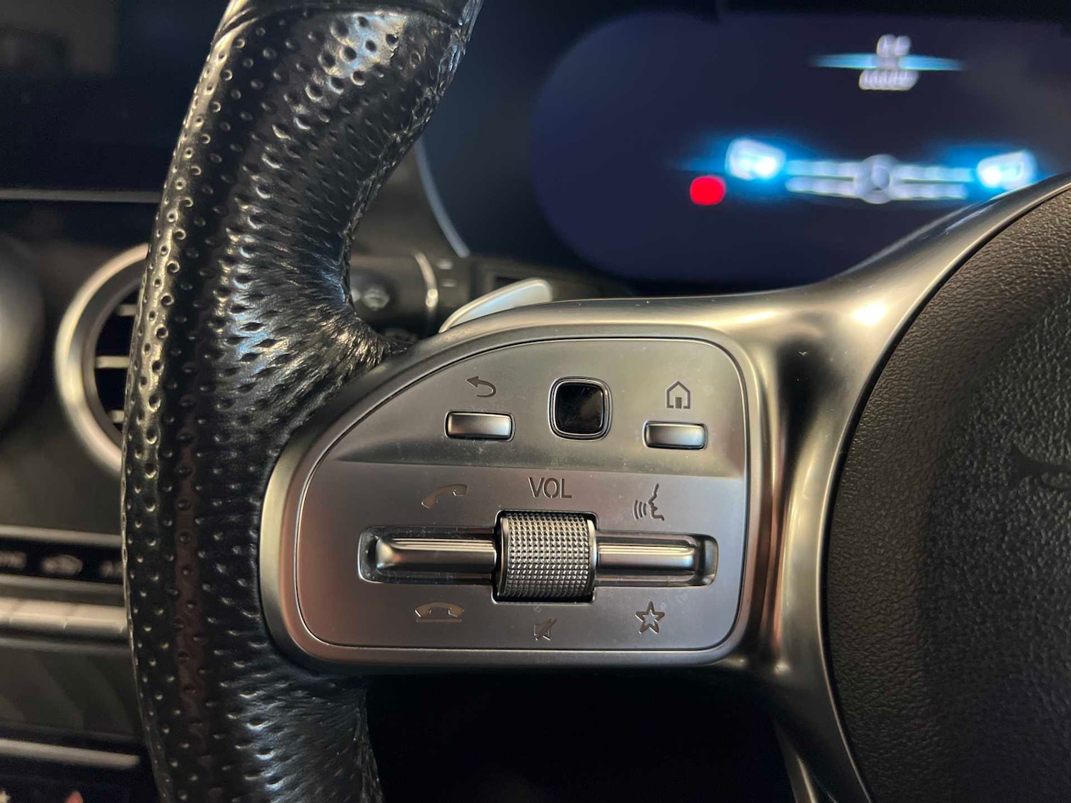 Used Mercedes-Benz GLC 2019 for sale - 76718229: Photo 18