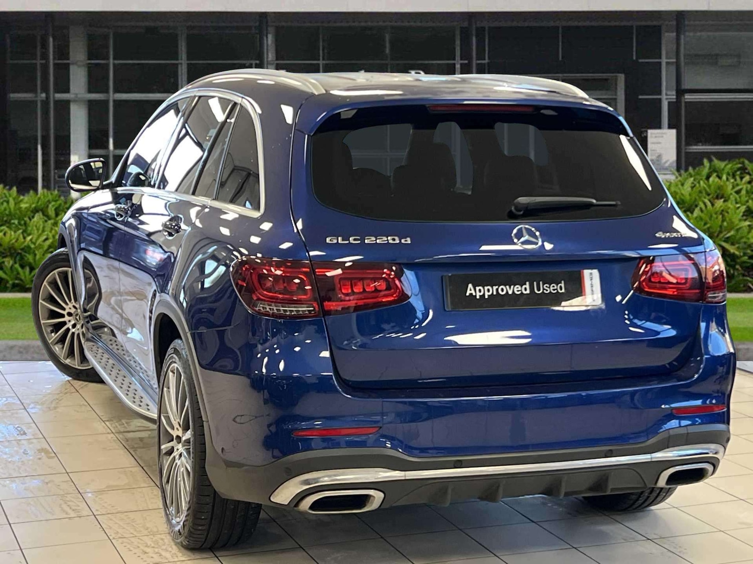 Used Mercedes-Benz GLC 2019 for sale - 76718229: Photo 2