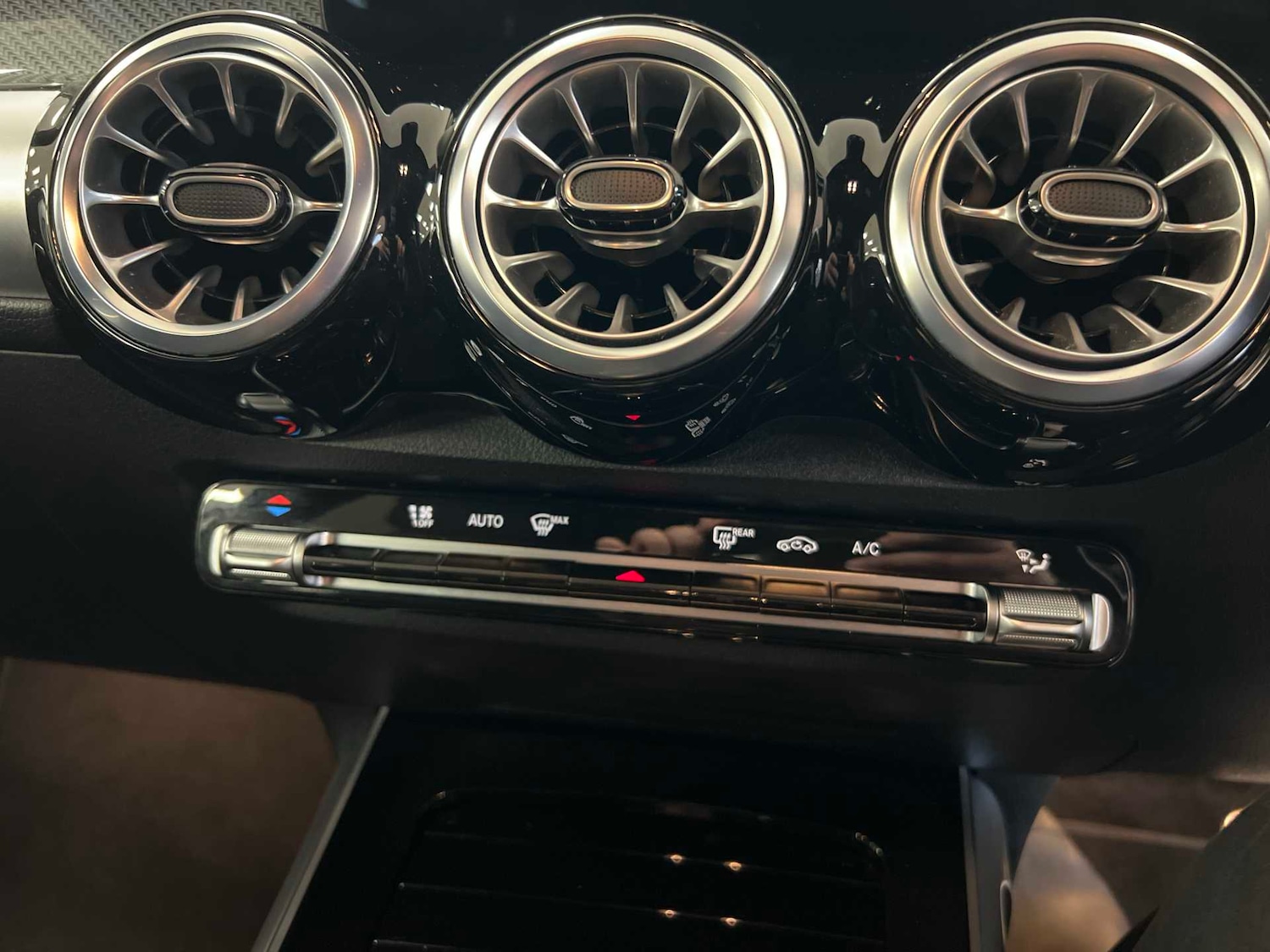 Used Mercedes-Benz GLB 2024 for sale - 76501967: Photo 23