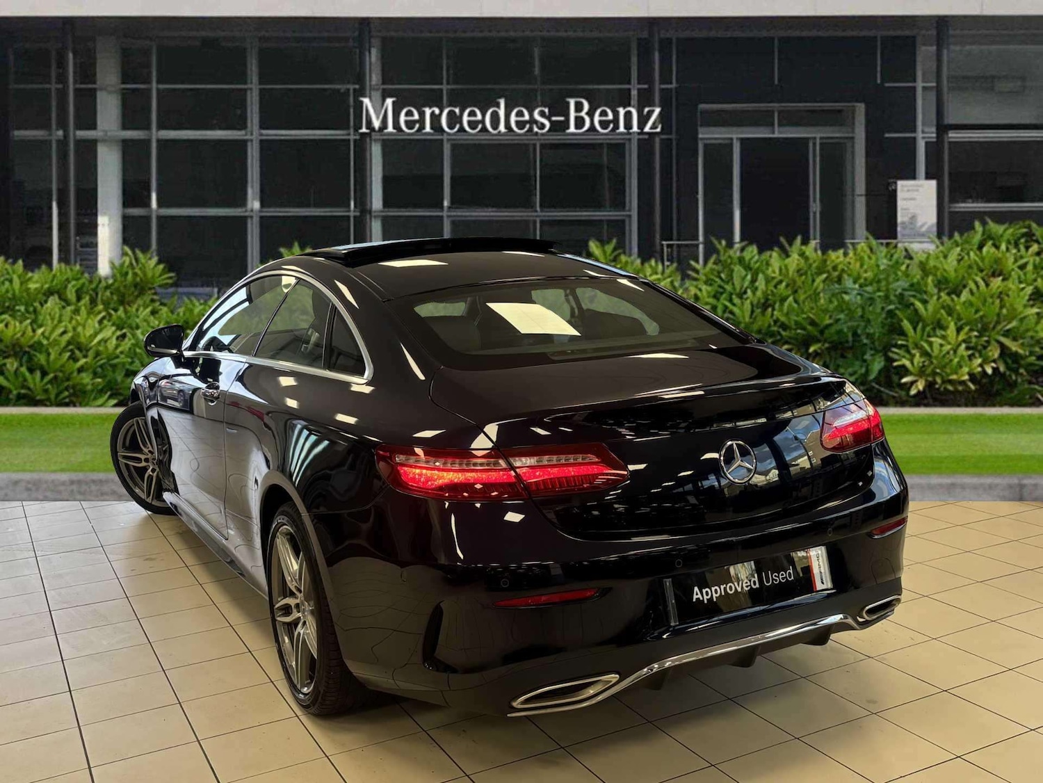 Used Mercedes-Benz E Class 2017 for sale - 76553068: Photo 2