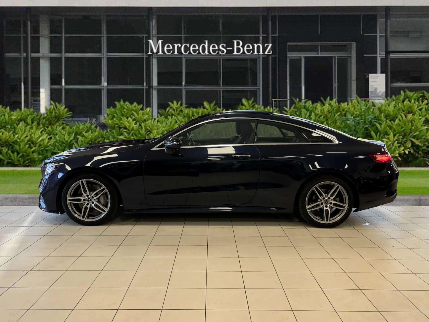 Used Mercedes-Benz E Class 2017 for sale - 76553068: Photo 3