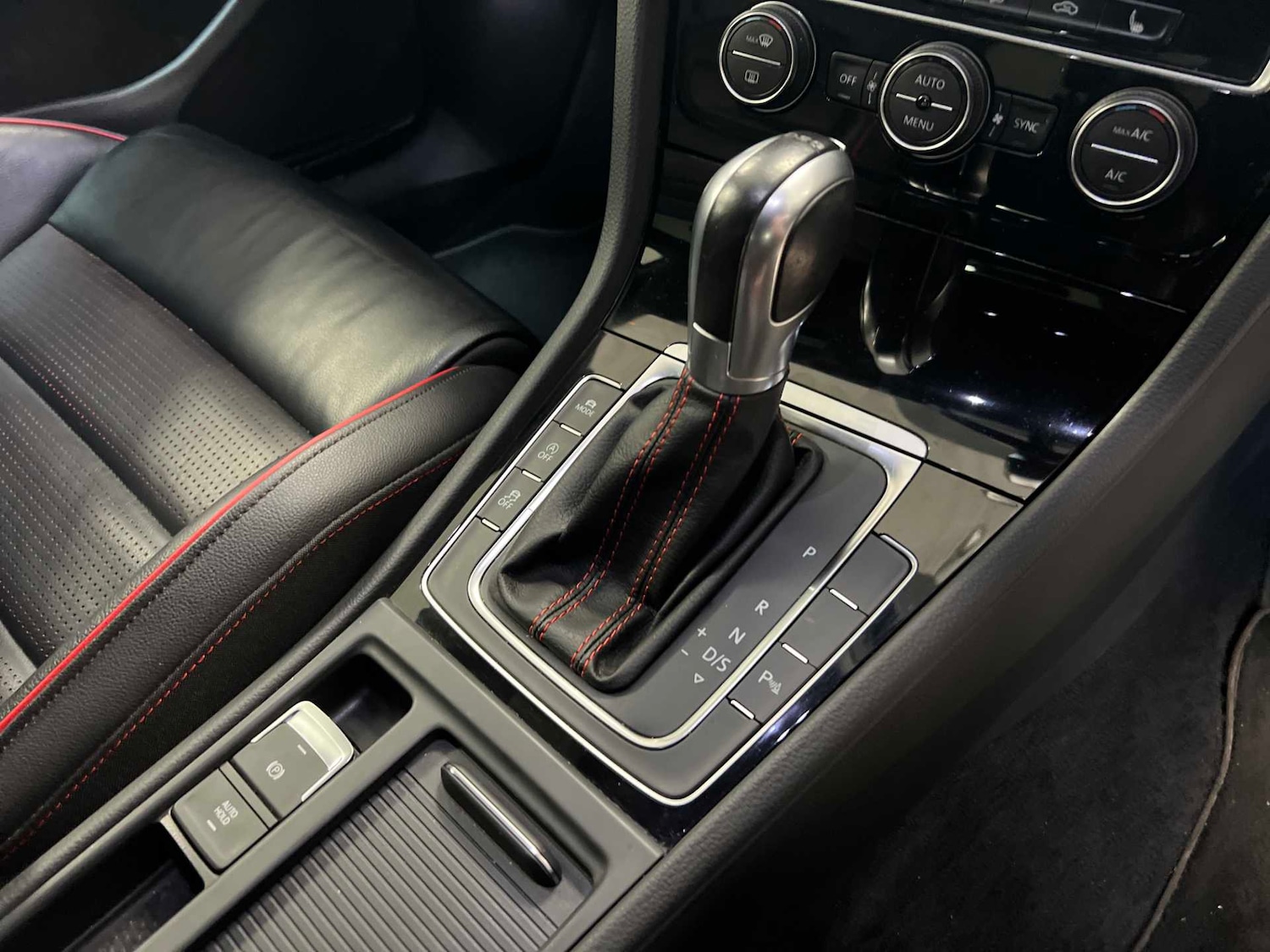 Used Volkswagen Golf 2018 for sale - 77979570: Photo 15