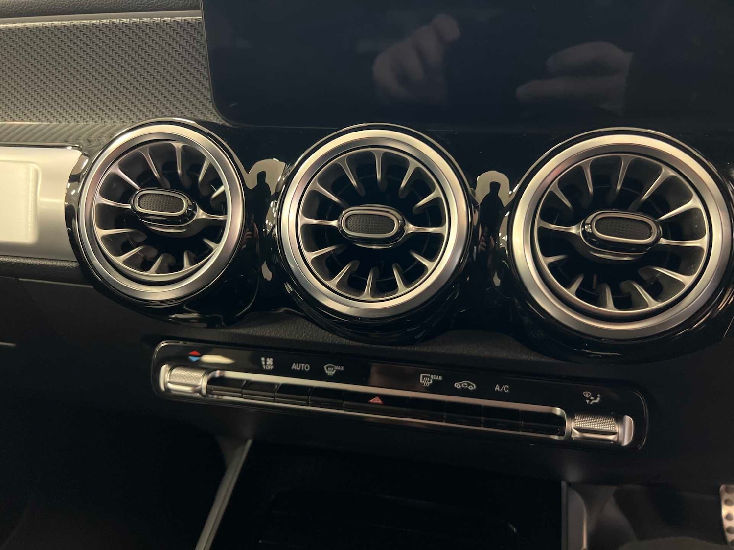 Used Mercedes-Benz GLB 2024 for sale - 76501797: Photo 18