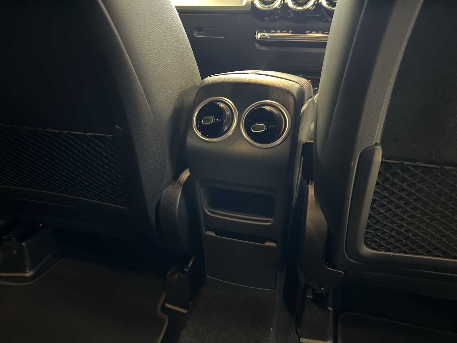 Used Mercedes-Benz GLB 2023 for sale - 76125722: Photo 32