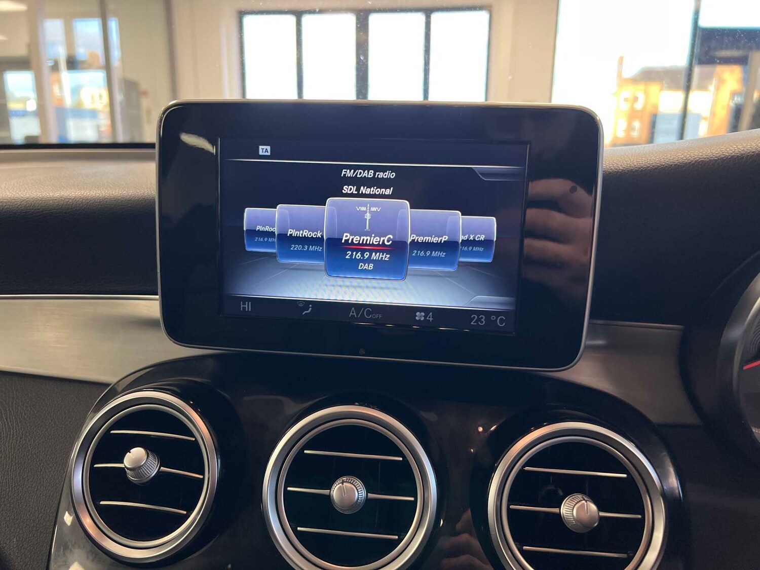 Used Mercedes-Benz GLC 2016 for sale - 77601335: Photo 26