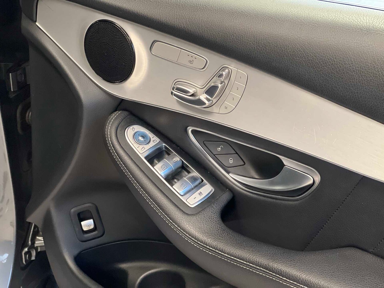 Used Mercedes-Benz GLC 2016 for sale - 77601335: Photo 31