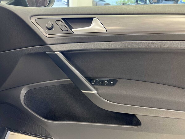 Used Volkswagen Golf 2019 for sale - 76218452: Photo 29