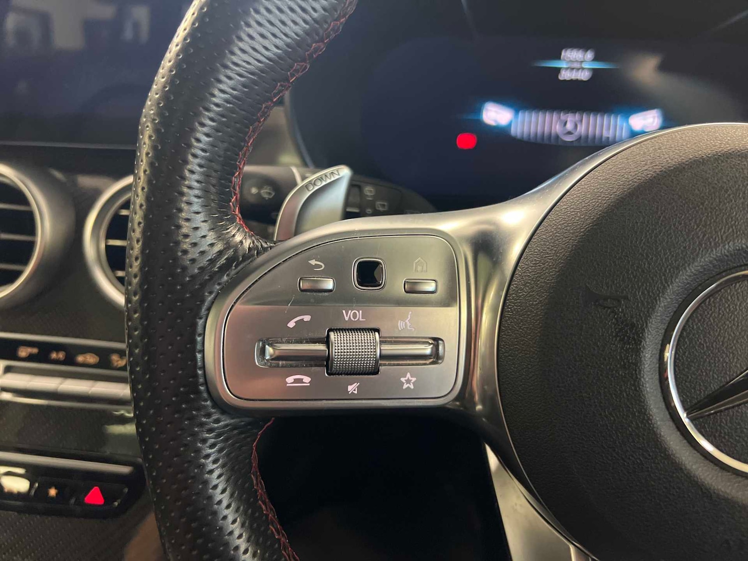 Used Mercedes-Benz GLC 2021 for sale - 76421207: Photo 18