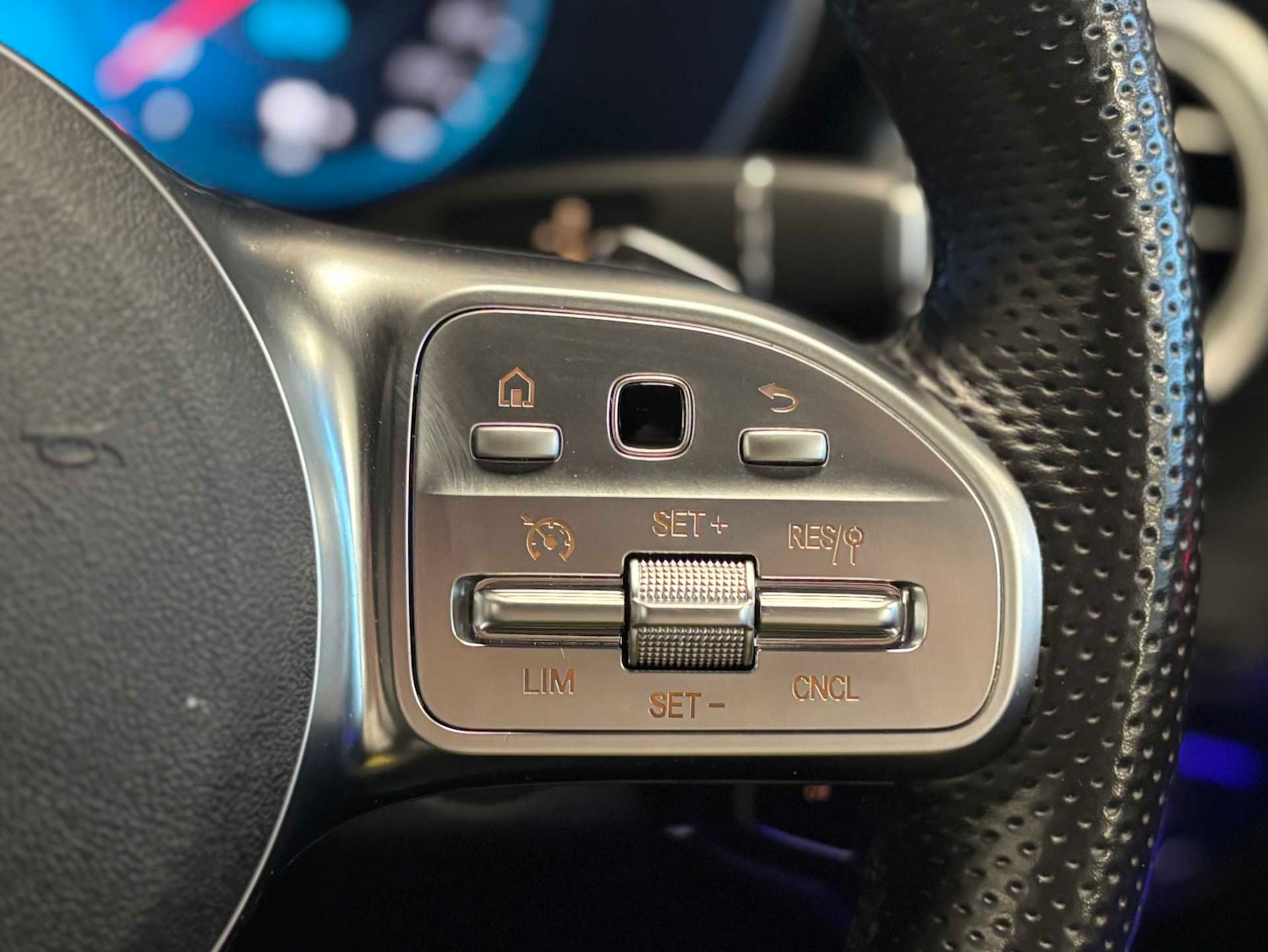 Used Mercedes-Benz GLC 2020 for sale - 76928982: Photo 20