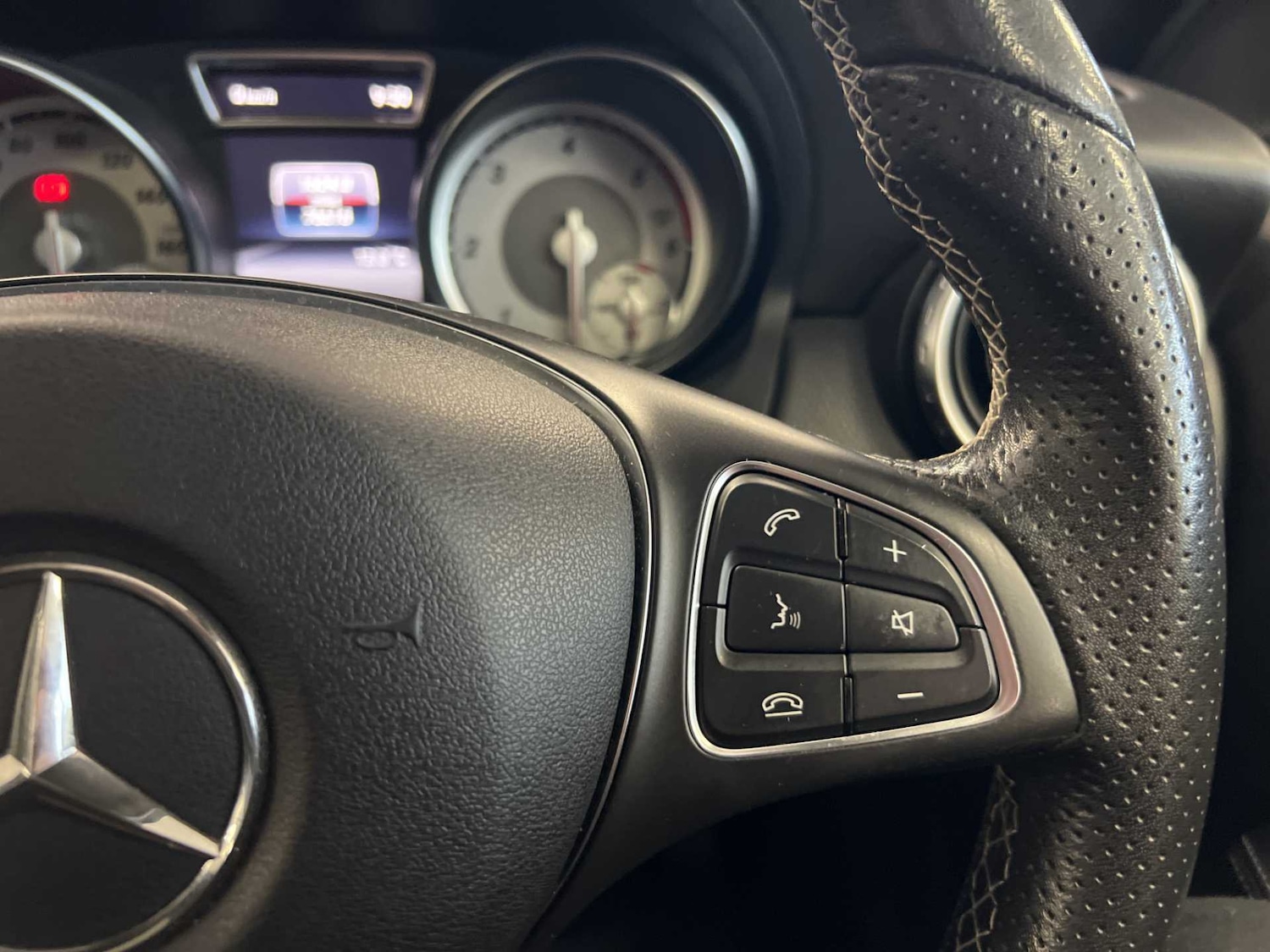 Used Mercedes-Benz GLA 2017 for sale - 76362558: Photo 12