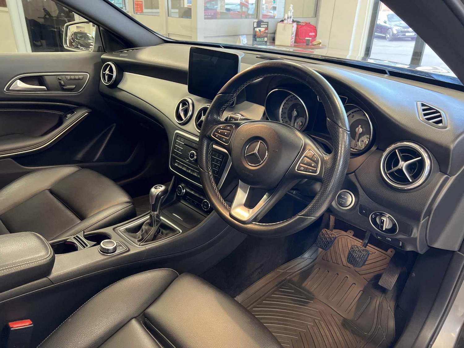 Used Mercedes-Benz GLA 2017 for sale - 76362558: Photo 8