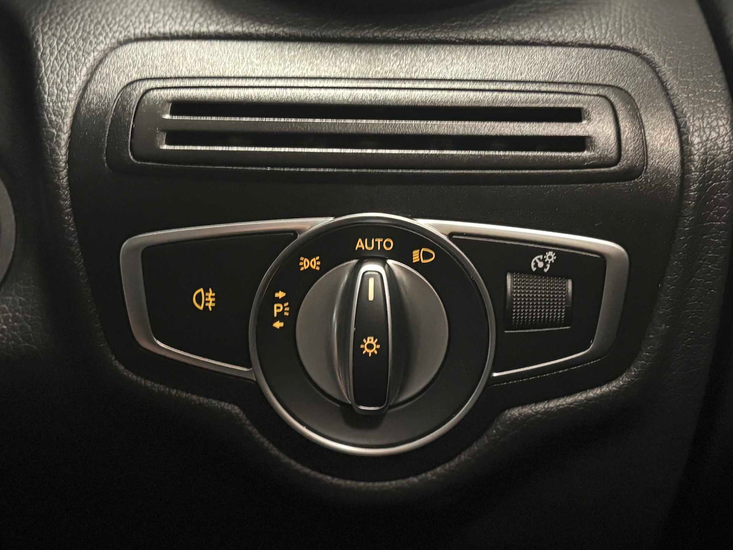 Used Mercedes-Benz GLC 2022 for sale - 77321750: Photo 24