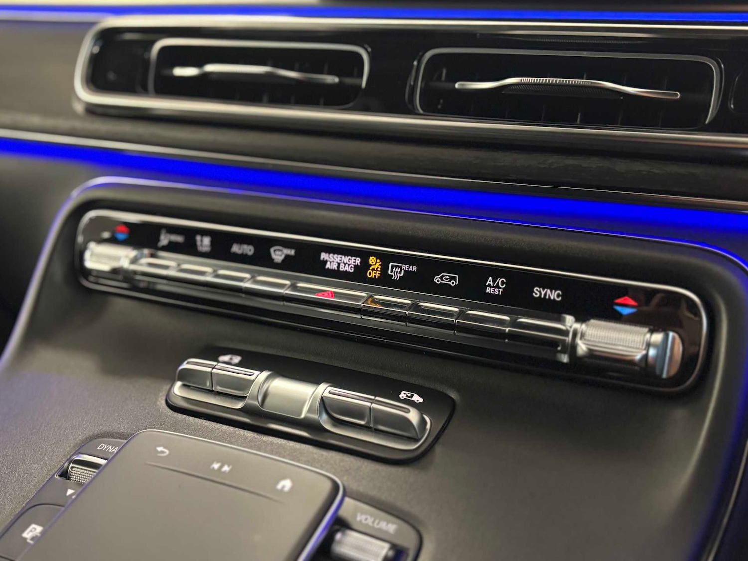 Used Mercedes-Benz V-Class 2024 for sale - 76624480: Photo 19