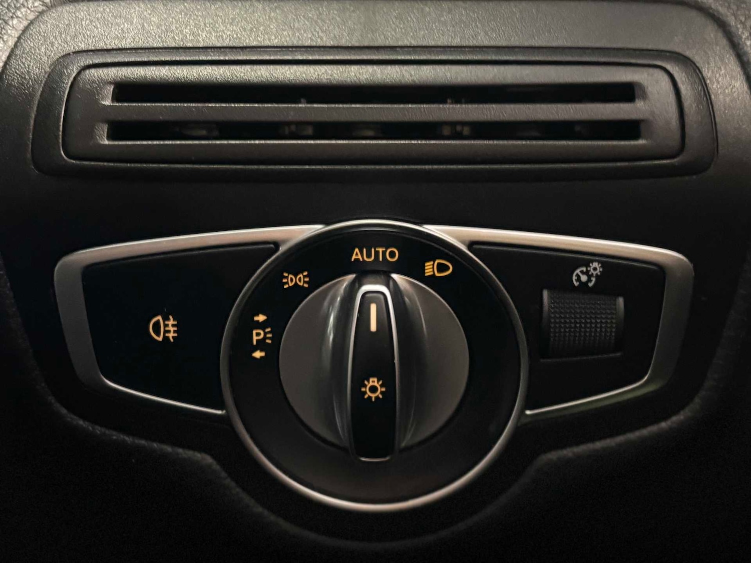 Used Mercedes-Benz GLC 2020 for sale - 77458680: Photo 26