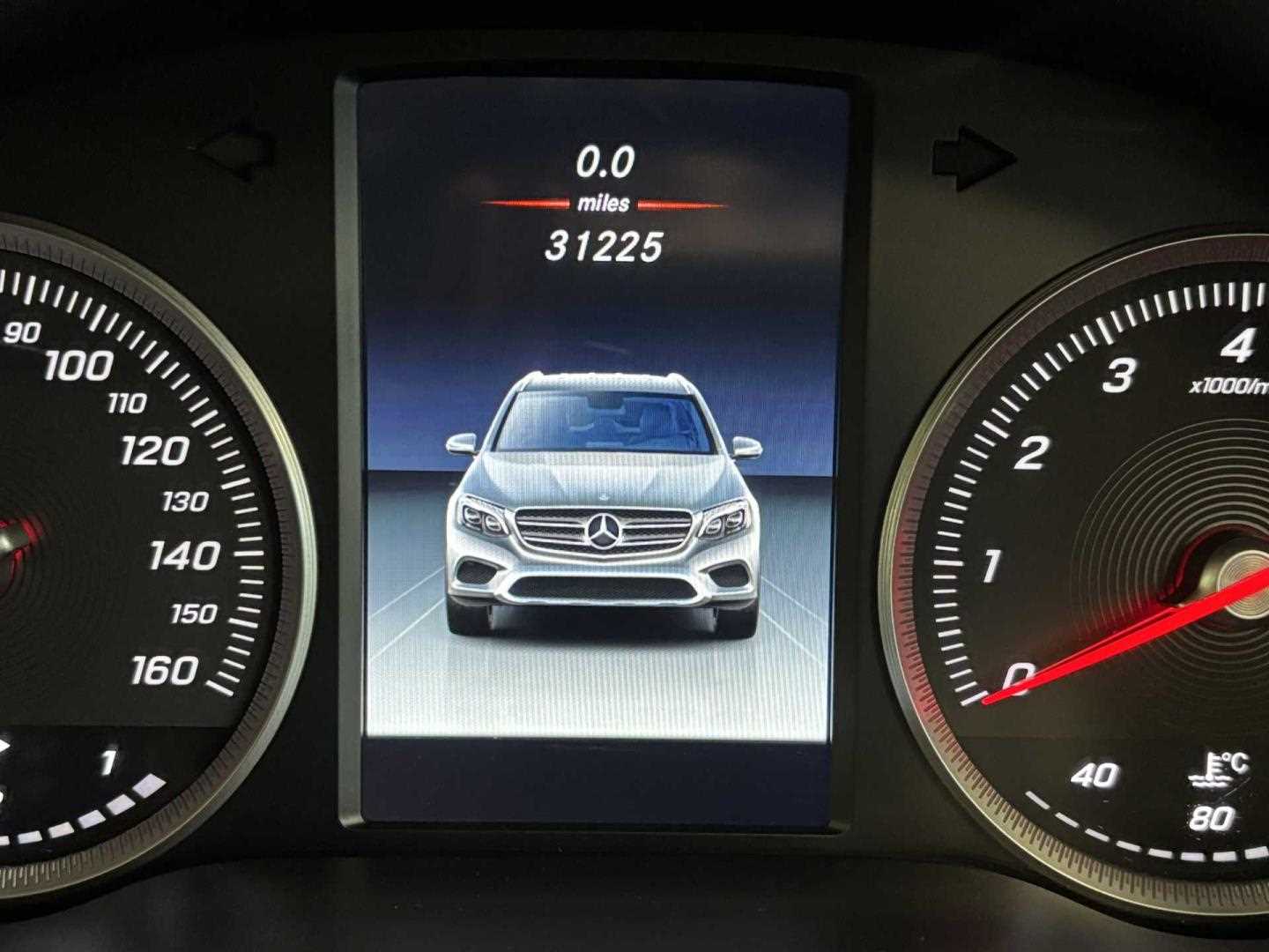 Used Mercedes-Benz GLC 2018 for sale - 76034891: Photo 9
