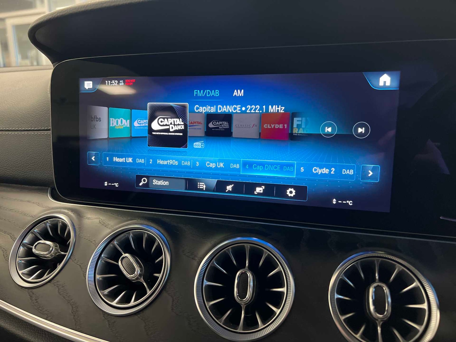 Used Mercedes-Benz E Class for sale - 76967963: Photo 32